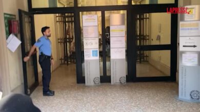 Morte Fakir, l'uscita della famiglia dalla Procura di Bologna