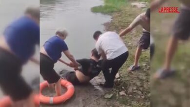 Cina, nonna eroina salva un uomo dall'annegamento in un fiume