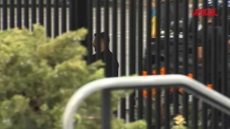Ucraina, l’arrivo di Zelensky alla Casa Bianca per l’incontro con Trump