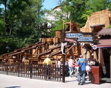 Fiamme a Gardaland, incendio nella zona “Far West”