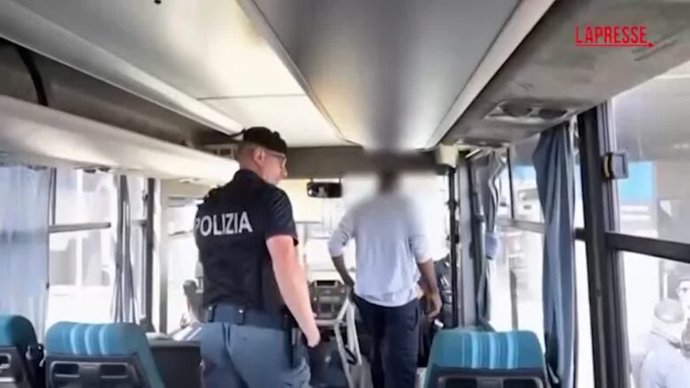 Immigrazione clandestina: espulsi da Ue 32 nigeriani con charter dall'Italia