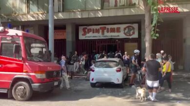 Roma: principio di incendio allo Spin Time Labs, le immagini del luogo del rogo