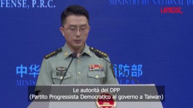 Cina, il ministero della Difesa: "Taiwan non potrà sfuggire al destino della caduta dell'indipendenza"