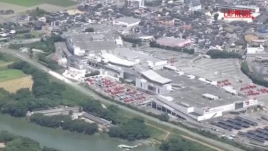 Terremoto in Giappone, le immagini aeree del centro commerciale danneggiato