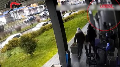 Milano, 22enne sequestrato per estorsione ai familiari: 5 arresti