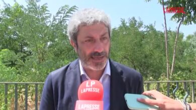 Terremoto Napoli, Fico a Pozzuoli: "Domani riapre il porto, al lavoro per ripristino rete idrica"