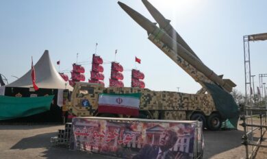 Iran, Teheran: “Usa vogliono innescare conflitto regionale, pronto piano di risposta alla loro follia” – La diretta