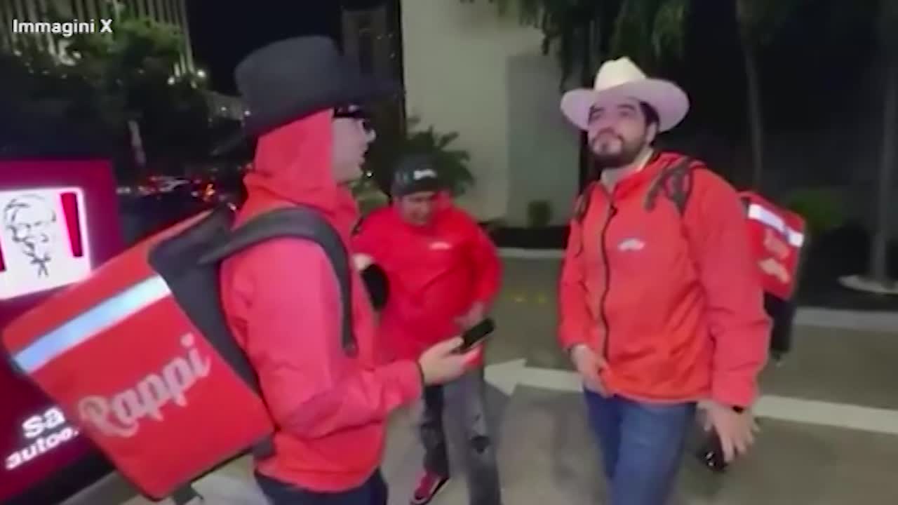 messico influencer gast233lum ucciso in diretta streaming due in moto l affiancano e gli sparano da Lapresse.it messico influencer gast233lum ucciso in diretta streaming due in moto l affiancano e gli sparano