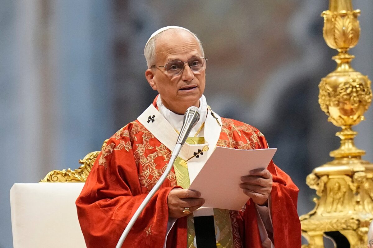 Papa Leone XIV ad Assisi: “I potenti del mondo sovrastano gli altri, no a una forza che umilia”
