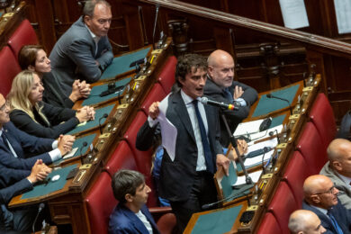 Galeazzo Bignami contro Scalfaro, bufera alla Camera contro il capogruppo Fdi