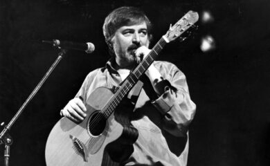 Francesco Guccini è morto, addio al ‘Maestrone’ – Le foto