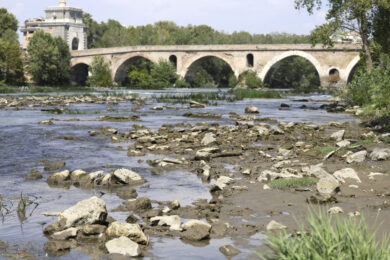 Caldo record, Tevere mai così basso da 15 anni. A Roma notti tropicali