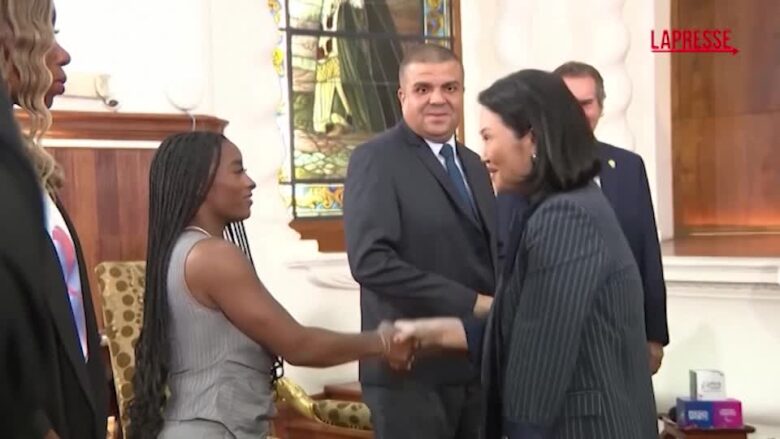 Perù, Simone Biles ricevuta a Lima dalla presidente Fujimori