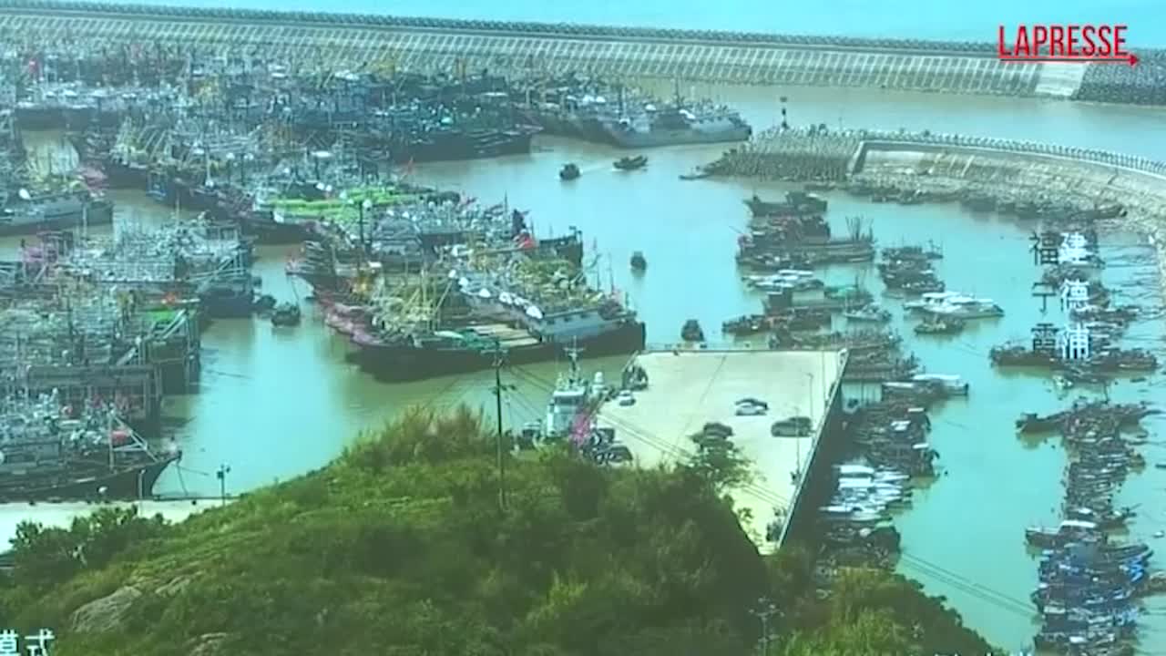 Cina, misure eccezionali in vista dell'arrivo del tifone Dolphin