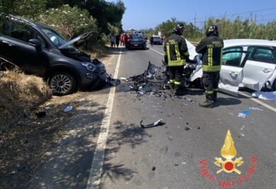 Vibo Valentia, scontro tra tre auto: un morto e tre feriti