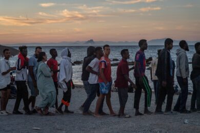 Migranti, Ong tedesca: “Bandiera nave irrilevante, Roma e Berlino tutelino diritti” – La diretta