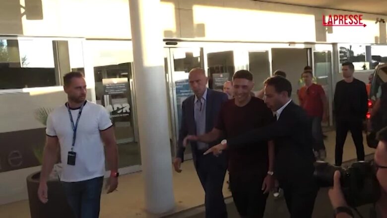 Calciomercato, Molina arrivato a Roma: accolto da un centinaio di tifosi