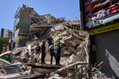 Terremoto in Colombia, danni agli edifici e decine di vittime: è il sisma più forte dell’ultimo decennio