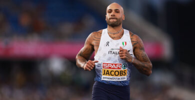 Europei atletica 2026, Jacobs si infortuna nella finale dei 100 metri. Oro Battocletti nei 5.000