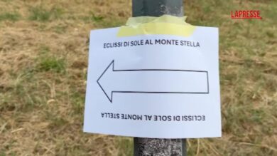 Eclissi solare, a Milano in migliaia al Monte Stella per godersi lo spettacolo