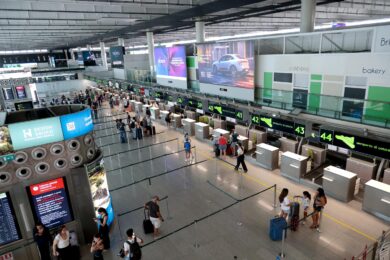 Eruzione Etna, l’aeroporto di Catania prolunga la sospensione dei voli fino alle 2 di notte del 14 agosto