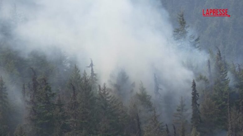 Canada, incendio nei pressi del lago Okanagan: decine di migliaia gli sfollati