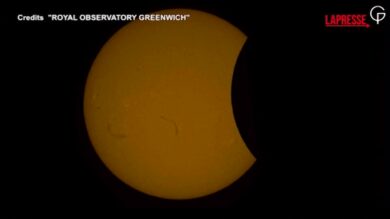 Eclissi solare, le spettacolari immagini dell'Osservatorio Reale di Greenwich