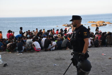 Migranti, Madrid nega rischi terrorismo da crisi a Ceuta e rafforza sicurezza. Berlino assicura: “Stretto dialogo con Italia”