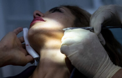 Filler e botox addiction? Nell’era dei selfie le procedure estetiche diventano una ‘droga’