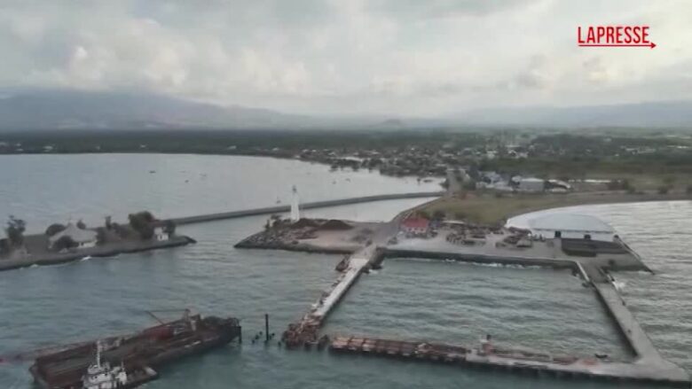 Indonesia, terremoto di magnitudo 7,7: le immagini dal drone dopo il sisma