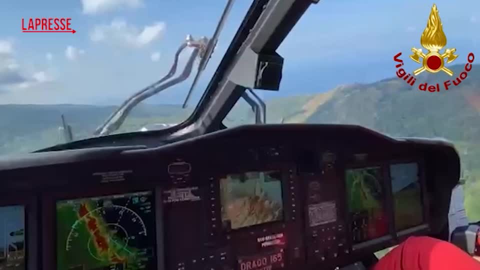 cosenza aereo ultraleggero disperso le ricerche dei vigili del fuoco da Lapresse.it cosenza aereo ultraleggero disperso le ricerche dei vigili del fuoco