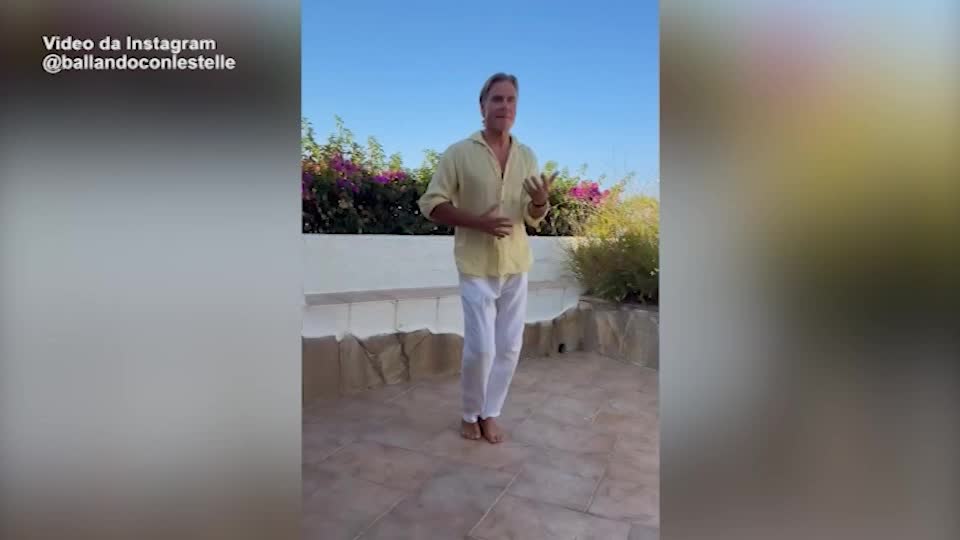 ballando con le stelle 2026 jimmy ghione annuncia la partecipazione il video da Lapresse.it ballando con le stelle 2026 jimmy ghione annuncia la partecipazione il video
