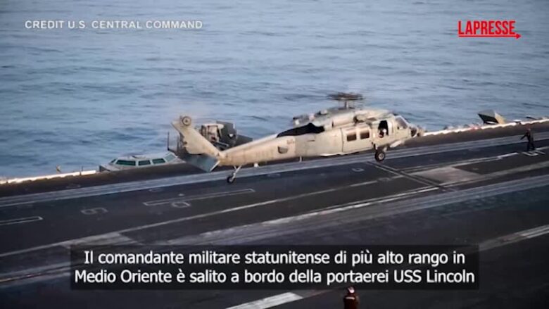 Portaerei Uss Lincoln, il comandante Centcom Cooper a bordo: le immagini della visita