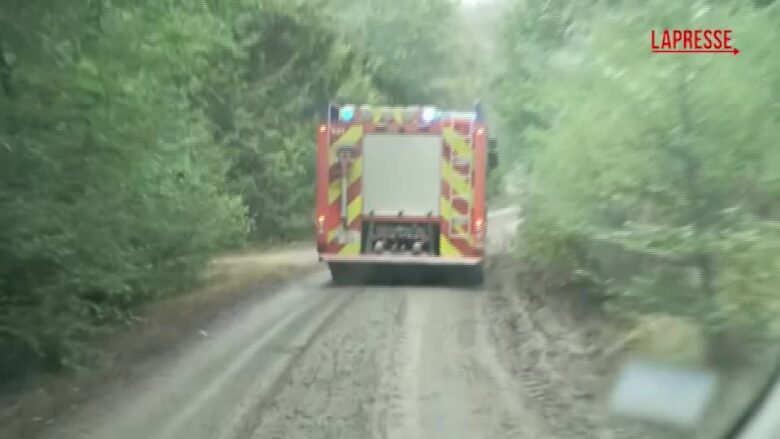 Belgio, vigili del fuoco al lavoro per domare nelle fiamme nelle Hautes Fagnes