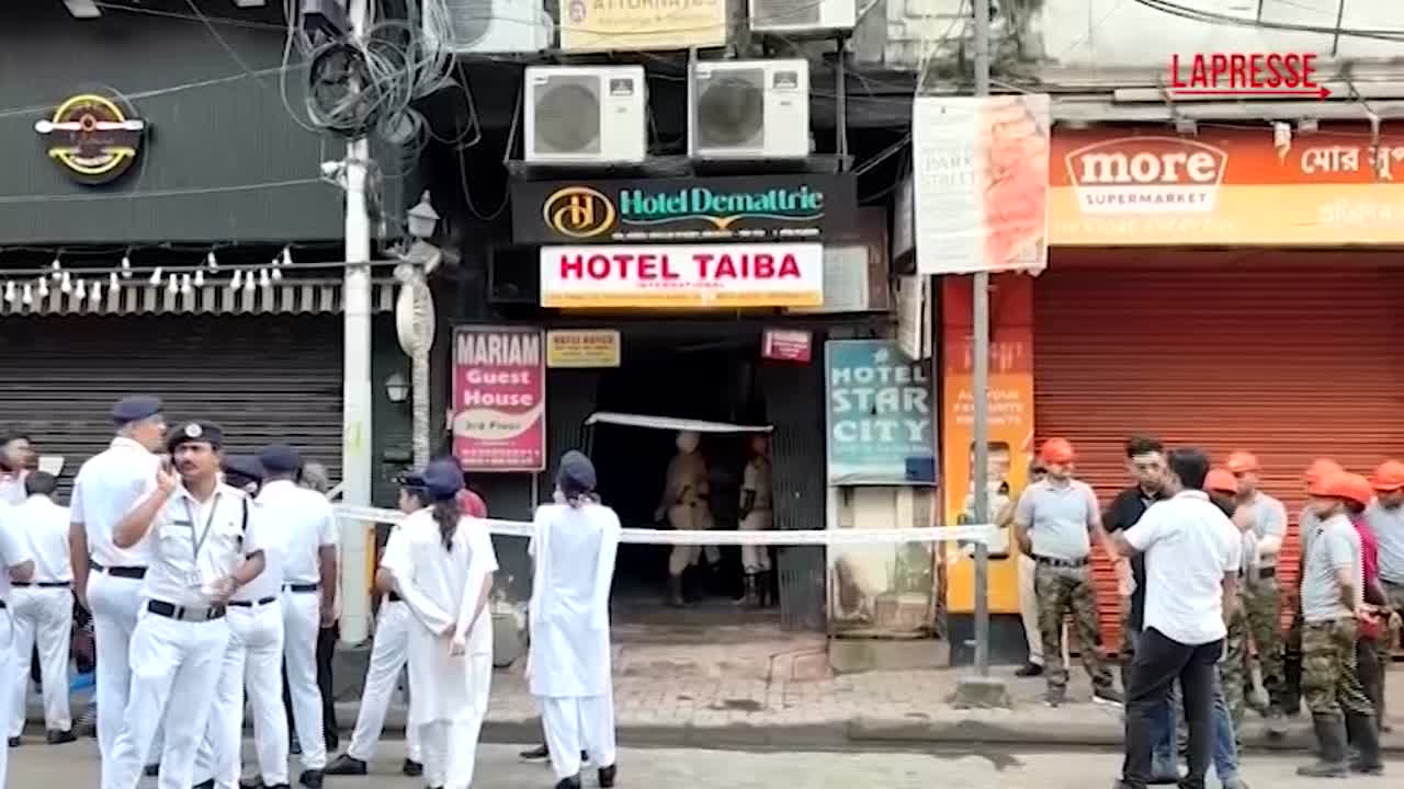 India, incendio in un hotel a Calcutta: 9 morti e 6 feriti
