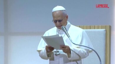 Papa Leone XIV al Meeting di Rimini: “Liberare le vite dall’idolatria del profitto”