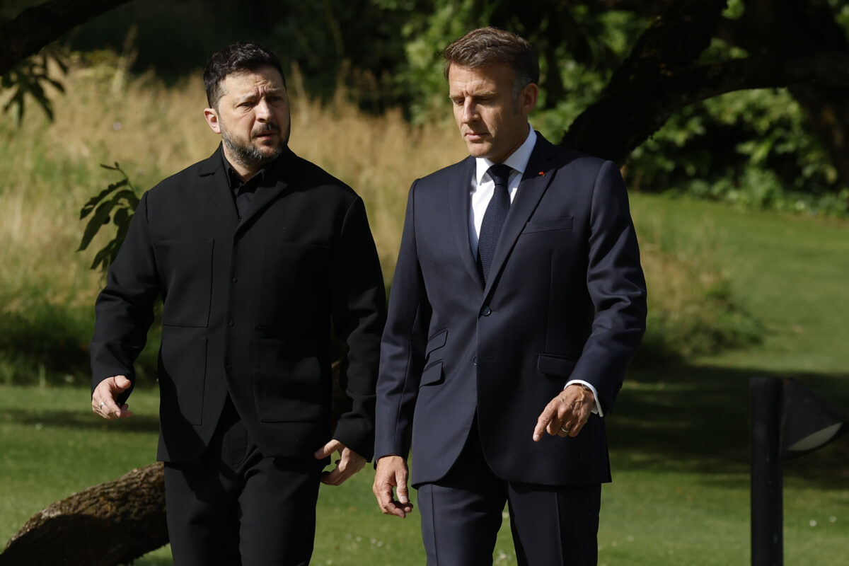 ucraina macron sente zelensky manderemo intercettori da Lapresse.it ucraina macron sente zelensky manderemo intercettori