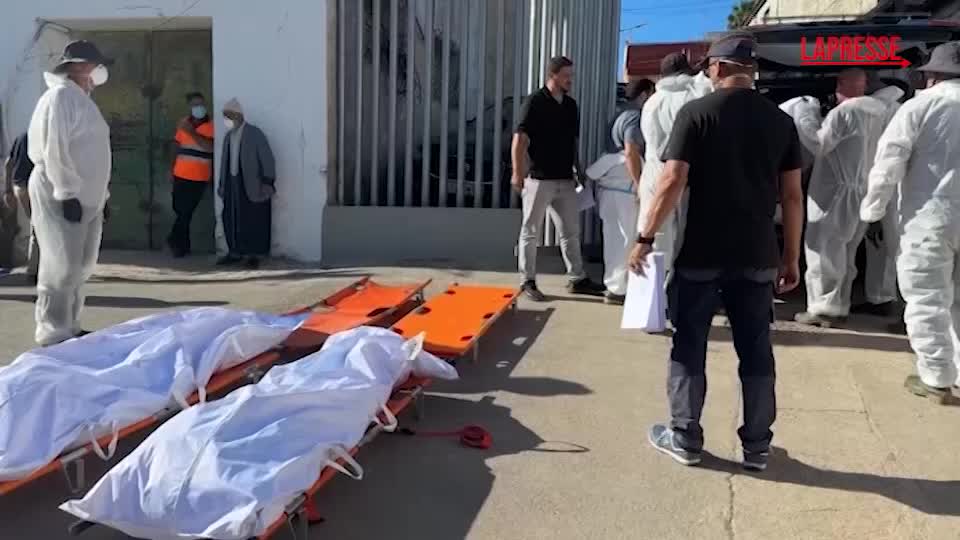 ceuta nell exclave spagnola iniziate le sepolture dei migranti morti nella strage da Lapresse.it ceuta nell exclave spagnola iniziate le sepolture dei migranti morti nella strage