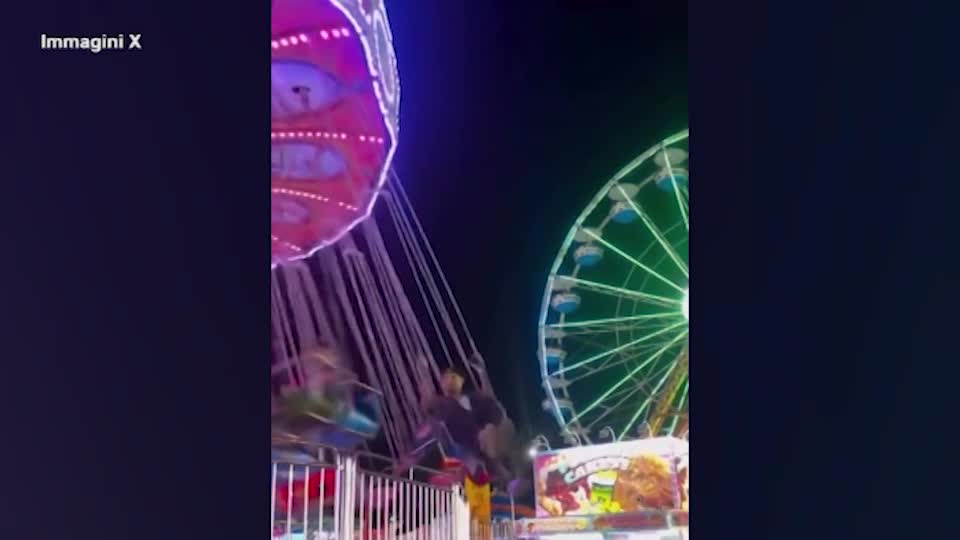 usa giostra impazzita durante una fiera 4 persone in ospedale le immagini dell incidente da Lapresse.it usa giostra impazzita durante una fiera 4 persone in ospedale le immagini dell incidente