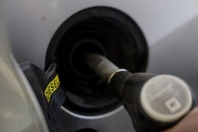 Carburanti, il governo verso la proroga degli sconti delle accise. Poi un intervento per le fasce più deboli