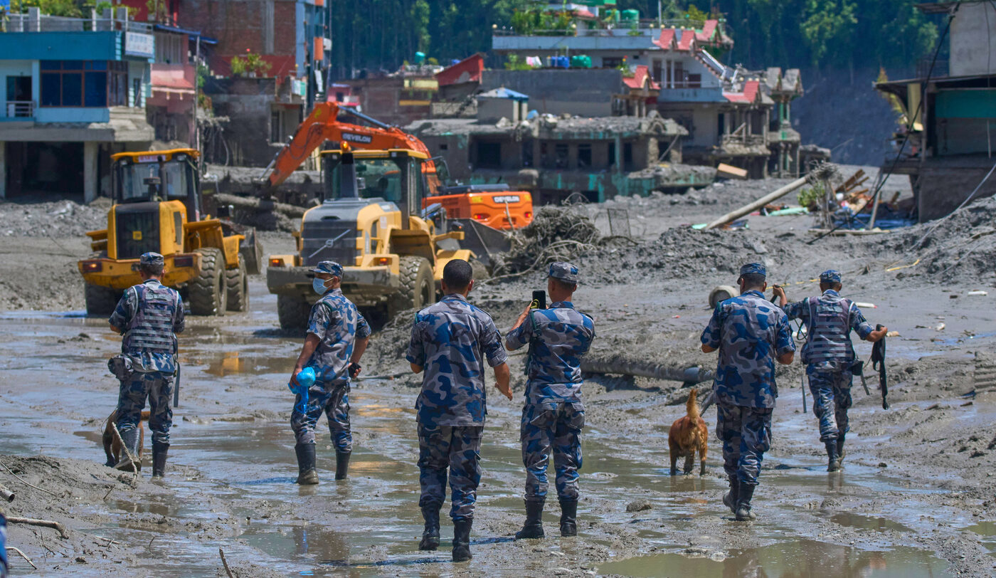 Nepal, i morti per la frana sono 475. 2381 i dispersi: ci sono tre italiani – La