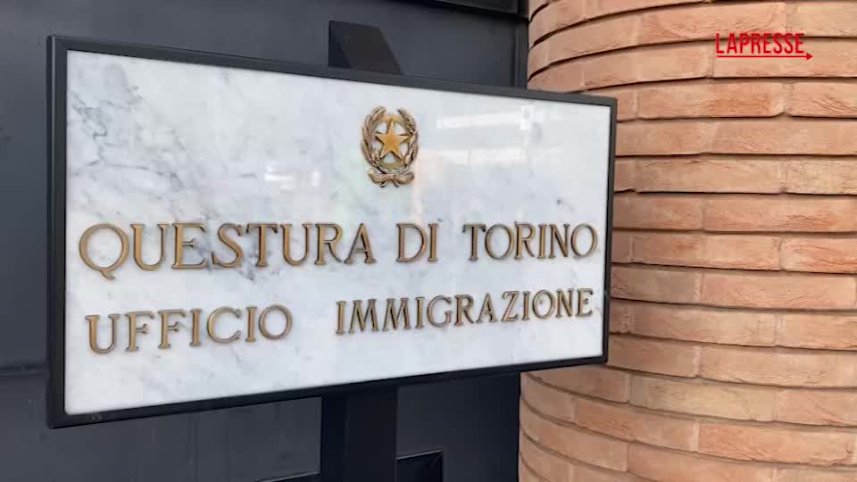 torino apre il nuovo ufficio immigrazione della questura da Lapresse.it torino apre il nuovo ufficio immigrazione della questura