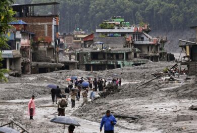 Nepal, oltre 900 i morti per le inondazioni e più di 4200 dispersi