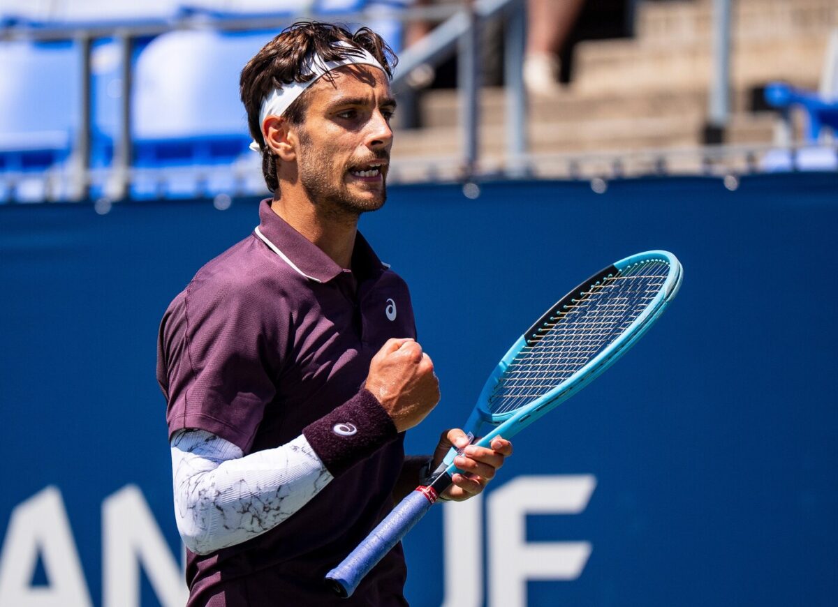 Us Open 2026, 5 italiani in campo oggi: orari e dove vederli in tv (anche in chiaro) Us Open 2026, 5 italiani in campo oggi: orari e dove vederli in tv (anche in chiaro)
