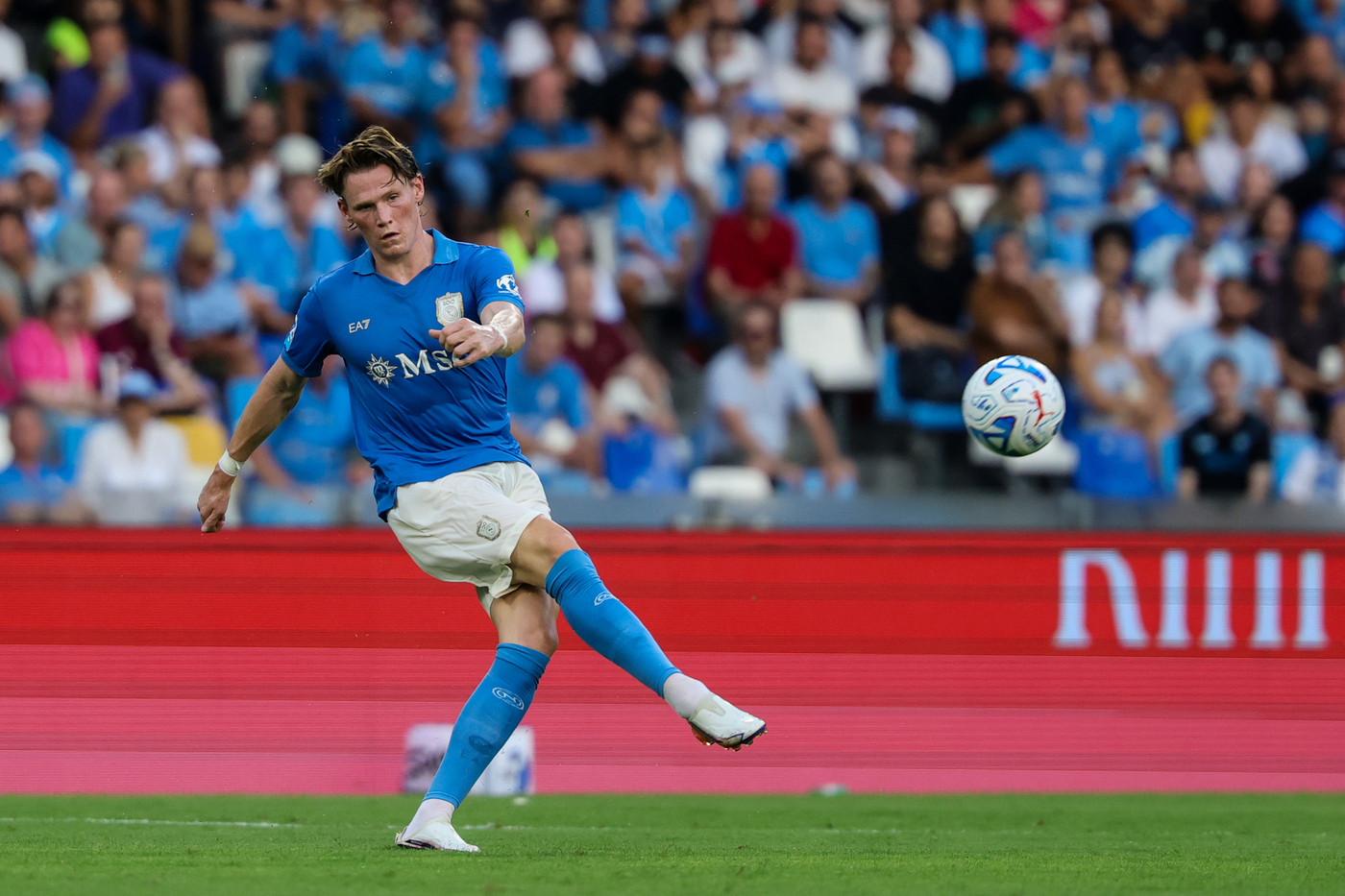 Napoli, Scott McTominay si opera al cuore Napoli, Scott McTominay si opera al cuore