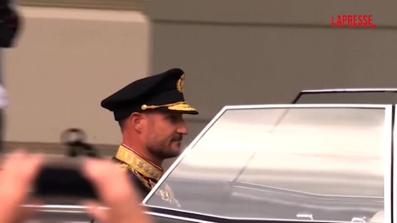 Norvegia, re Haakon VIII giura davanti al Parlamento