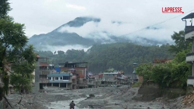 Nepal, la devastazione a Nuwakot: proseguono i soccorsi