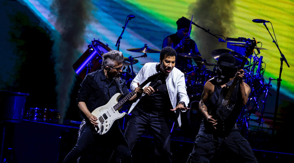 Lionel Richie ricoverato dopo un concerto a St. Louis: è in terapia intensiva Lionel Richie ricoverato dopo un concerto a St. Louis: è in terapia intensiva