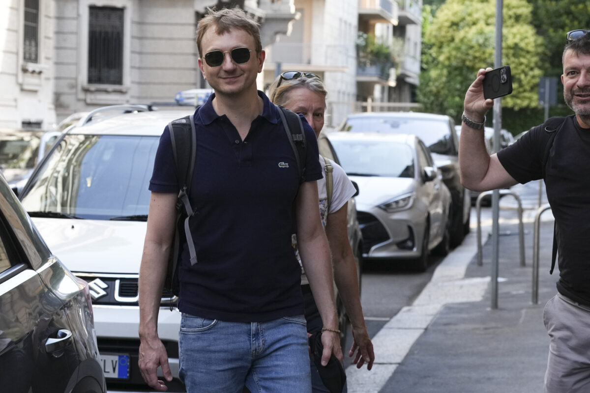Delitto Garlasco, la madre di Stasi: “Le giornate passano col solo pensiero di mio figlio” Delitto Garlasco, la madre di Stasi: “Le giornate passano col solo pensiero di mio figlio”