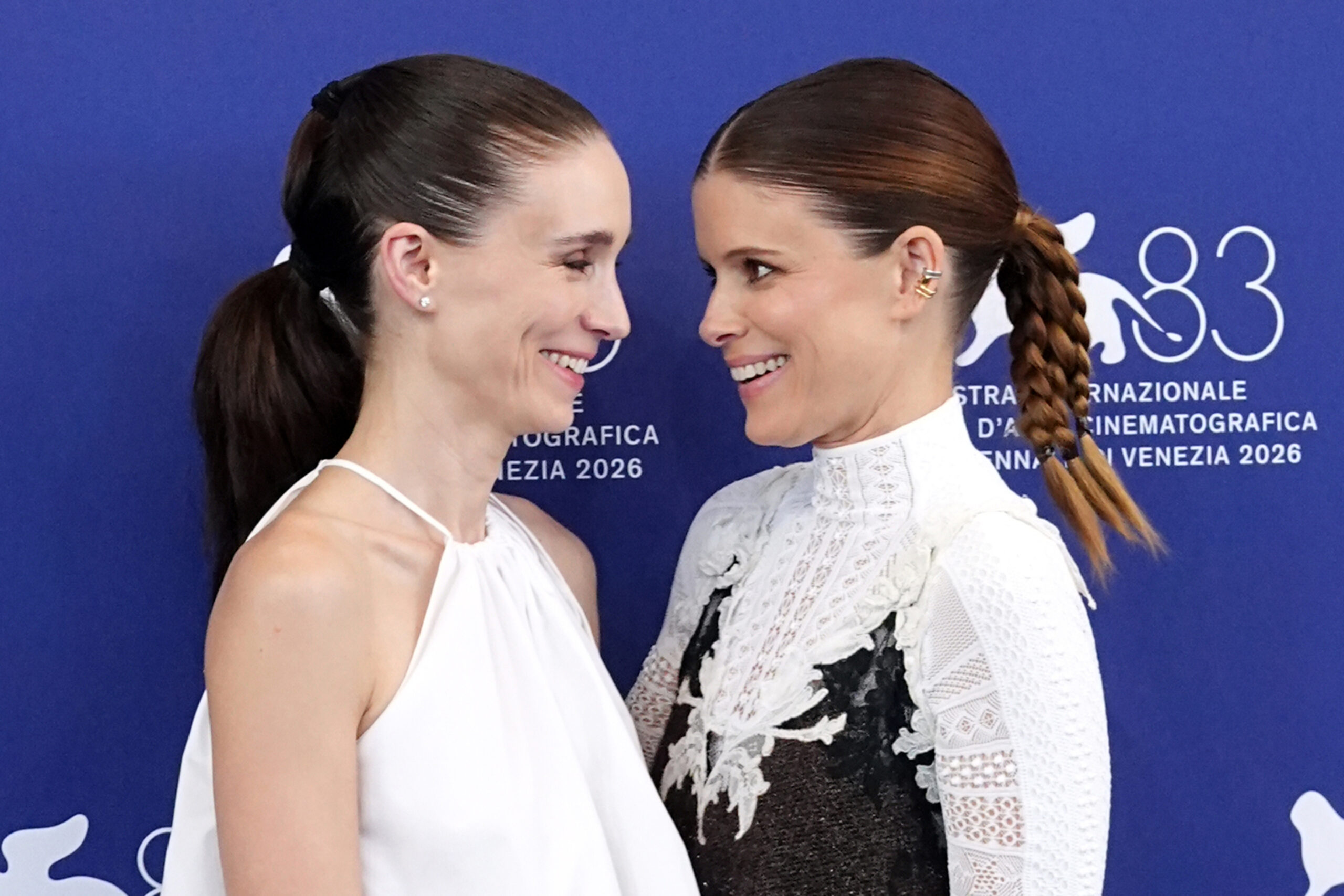 Mostra Cinema Venezia 2026, le sorelle Rooney e Kate Mara al Lido: Le foto
